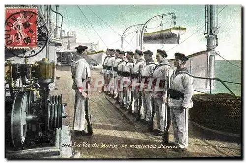 Cartes postales Militaria Marins La vie du marin Le maniement d&#39armes