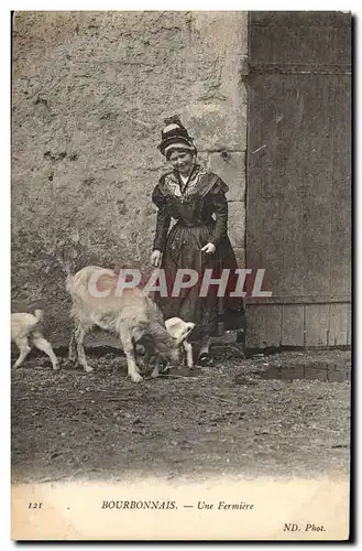 Ansichtskarte AK Folklore Bourbonnais Une fermiere Chevre Chevreau