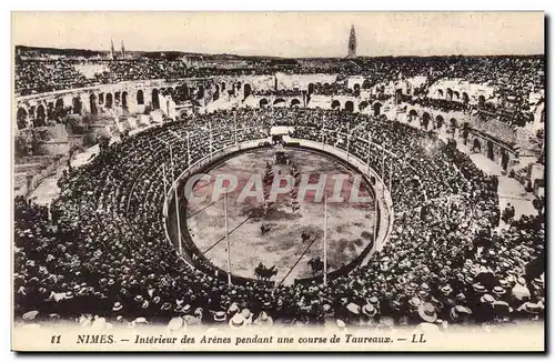 Cartes postales Corrida Course de taureaux Nimes Interieur des arenes pendant une course de taureaux