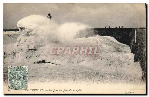 Ansichtskarte AK Phare Le Treport La jetee un jour de tempete