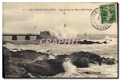 Cartes postales Phare Les Sables d&#39Olonne Coup de mer au phare Saint Nicolas
