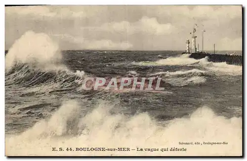 Ansichtskarte AK Phare Boulogne sur Mer La vague qui deferle