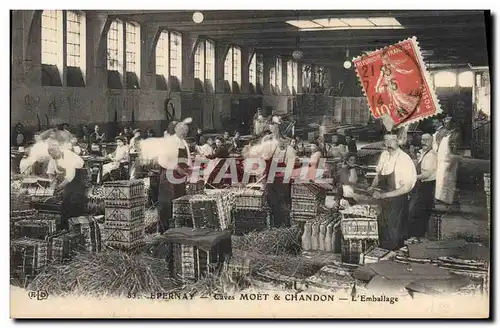 Cartes postales Folklore Vigne Vendanges Epernay Caves Moet & Chandon L&#39emballage TOP