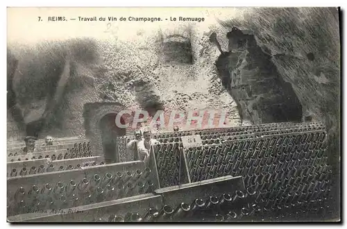 Cartes postales Folklore Vigne Vendanges Reims Travail du vin de Champagne Le remuage TOP