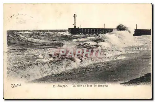 Cartes postales Phare Dieppe La mer un jour de tempete