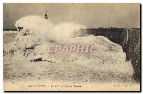 Ansichtskarte AK Phare Le Treport La jetee un jour de tempete