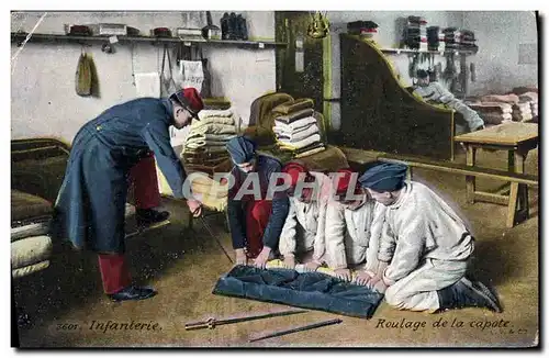 Cartes postales Militaria Infanterie Roulage de la capote