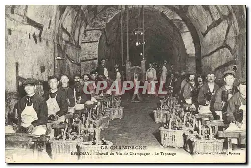 Cartes postales Folklore Vin Vignobles Champagne Epernay Travail du vin de Champagne Le tapotage TOP