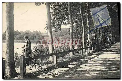 Ansichtskarte AK Arbre Environs de la Ferte sous Jouarre Les bords du lac et l&#39allee des platanes Velo Cycle