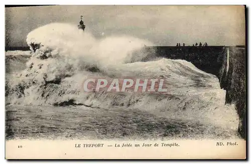 Ansichtskarte AK Phare Le Treport La jetee un jour de tempete