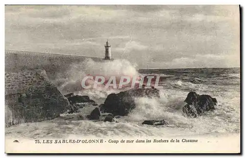 Ansichtskarte AK Phare Les Sables d&#39Olonne Coup de mer dans les rochers de la Chaume
