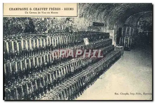 Cartes postales Folklore Vin Vendange Champagne G Chauvet Freres Reims Un caveau de vins en masses