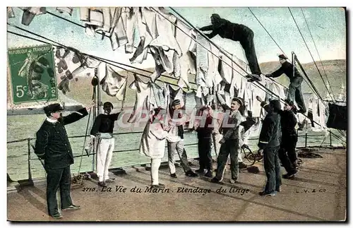 Cartes postales Militaria La vie du Marin Etendage du linge