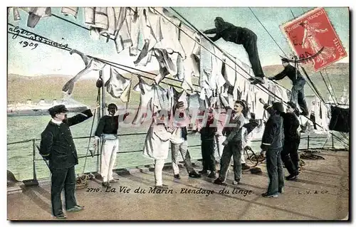 Cartes postales Militaria La vie du Marin Etendage du linge