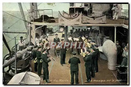 Cartes postales Militaria La vie du Marin La musique sur le pont