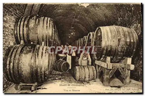 Ansichtskarte AK Folklore Vigne Vin Vendanges Champagne Moet & Chandon Vins en reserve