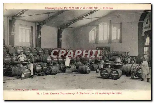 Cartes postales Folklore Vigne Vin Vendanges Champagne Pommery & Greno Les caves Pommery a Reims Le soutirage de