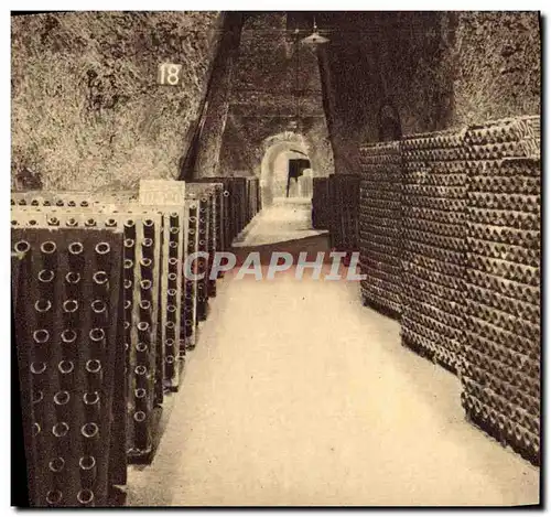 Cartes postales Folklore Vigne Vin Vendanges Champagne Pommery & Greno Reims Enfilade de crayeres d&#39origine g