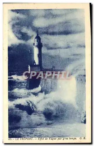Cartes postales Phare Le Treport Effet de vague par gros temps