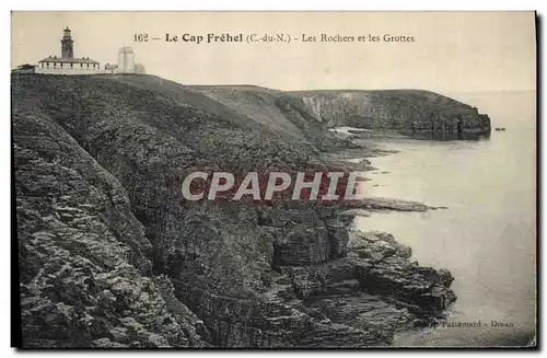 Ansichtskarte AK Phare Le Cap Frehel Les rochers et les grottes