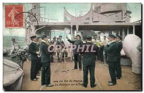 Cartes postales Militaria La vie du Marin La musique sur le pont