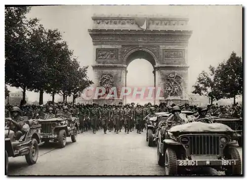 Moderne Karte Militaria Paris Defile des troupes americaines Avenue des Champs Elysees