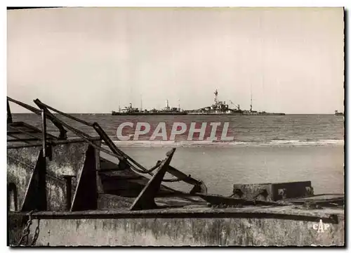 Moderne Karte Militaria Hermanville Plage de debarquement 6 juin 1944 Navires de debarquement Au fond le Courb