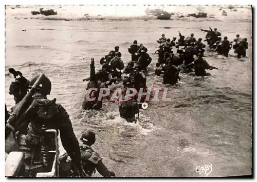 Cartes postales moderne Militaria Debarquement en Normandie Des troupes debarquent sur la cote normande