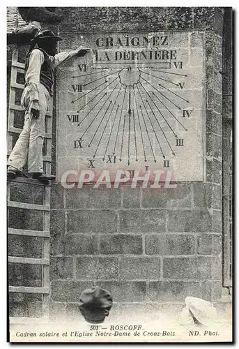 Ansichtskarte AK Horloge Roscoff Cadran solaire et l&#39eglise Notre Dame de Croaz Batz