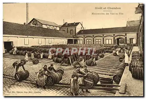 Cartes postales Champagne Moet & Chandon Manutention des vins en futs