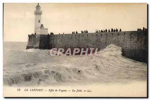 Cartes postales Phare Le Treport Effet de vagues La jetee