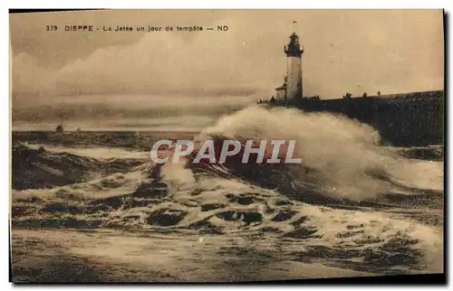 Cartes postales Phare Dieppe La jetee un jour de tempete
