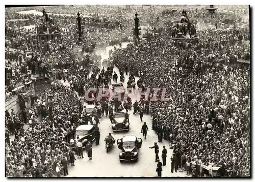 Cartes postales Militaria Liberation de Paris Le cortege officiel place de la Concorde