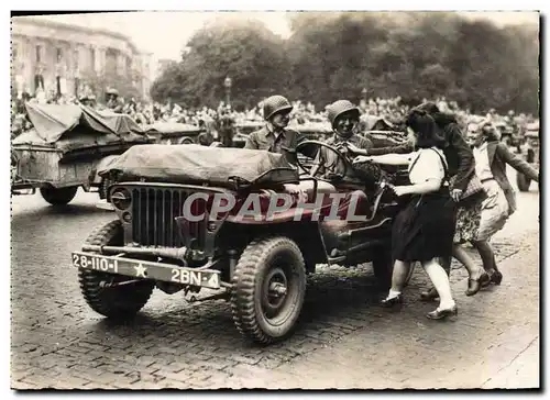 Cartes postales Militaria Paris Accueil des parisiennes aux troupes americaines