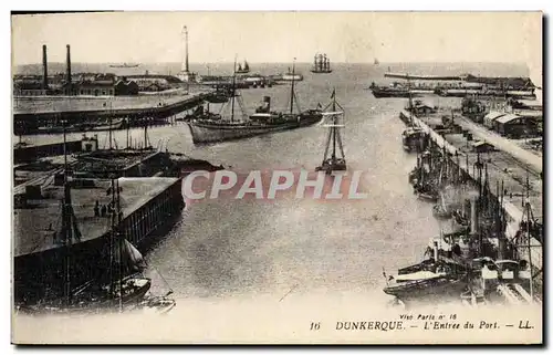Cartes postales Phare Dunkerque L&#39entree du port Bateaux