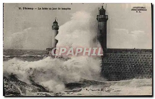 Ansichtskarte AK Phare Fecamp La jetee un jour de tempete