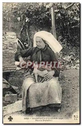 Cartes postales Folklore Limousin Allaitement d'un produit du pays Cochon Porc