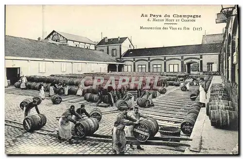 Cartes postales Folklore Vin Vendanges Champagne Moet & Chandon Manutention ds vins en futs