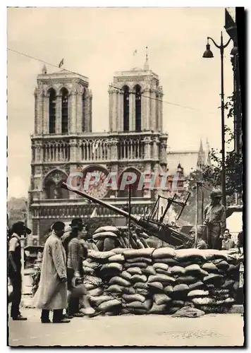 Moderne Karte Militaria Liberation de Paris DCA Americaine devant Notre Dame