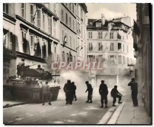 Cartes postales moderne Militaria Liberation de Paris Un char Leclerc en action Tank