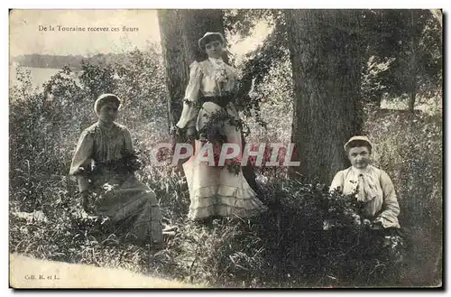 Cartes postales Folklore De la Touraine recevez ces fleurs