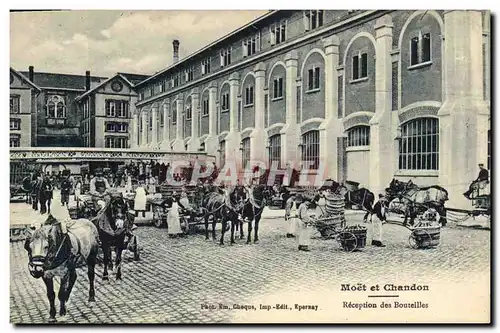 Cartes postales Folklore Vin Vendange Champagne Moet & Chandon Reception des bouteilles