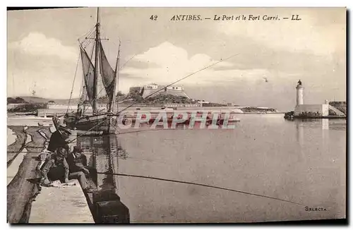 Cartes postales Phare Antibes Le port et le Fort Carre peche pecheurs Bateaux