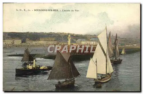 Cartes postales Phare Boulogne sur Mer L&#39entree du port Bateaux