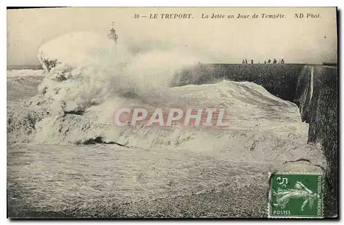 Ansichtskarte AK Phare Le Treport La jetee un jour de tempete