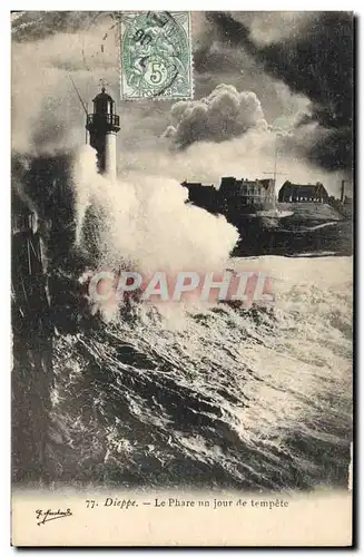 Cartes postales Phare Dieppe Le phare un jour de tempete