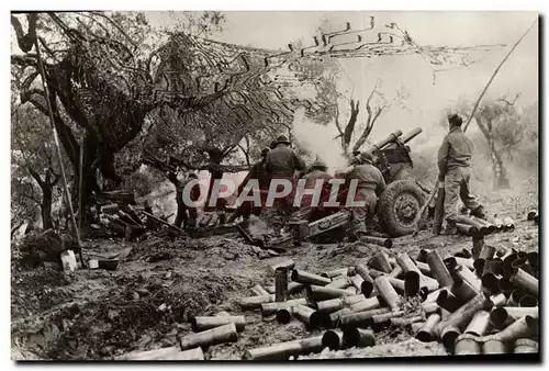 Cartes postales moderne Militaria De Tunis a Sienne Batterie en action devant Cassino