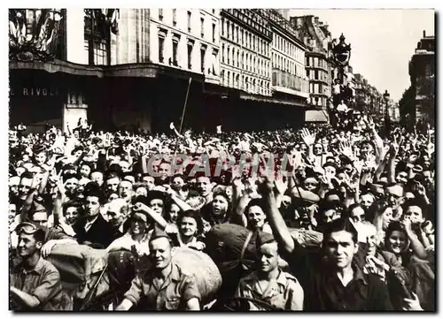 Cartes postales moderne Militaria La foule acclamant le General de Gaulle place de l&#39Hotel de Ville Paris
