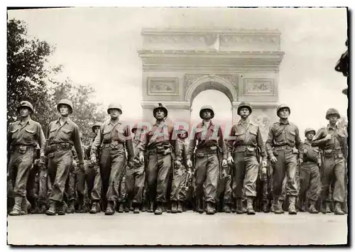 Moderne Karte Militaria L&#39infanterie americaine a l&#39Etoile Avenue des Champs Elysees Paris