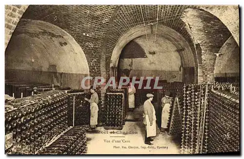 Cartes postales Folklore Vin Vendange Champagne Moet & Chandon Vue d&#39une cave